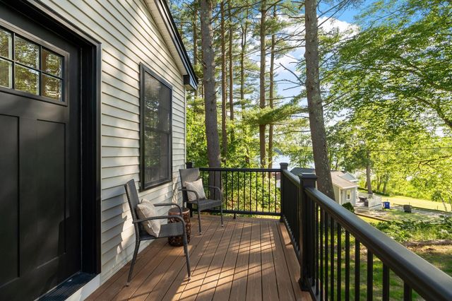 7 Beach Road, Hampstead, NH 03841