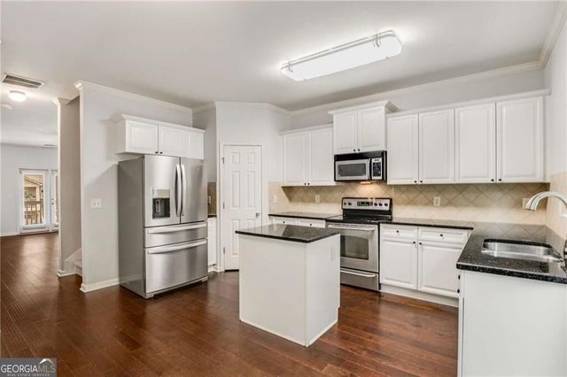 1368 Liberty Parkway NW, Atlanta, GA 30318