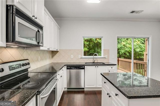 1368 Liberty Parkway NW, Atlanta, GA 30318