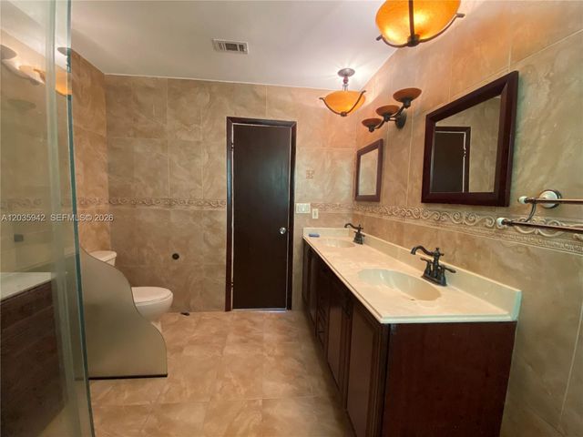 490 Bonaventure Boulevard, Weston, FL 33326