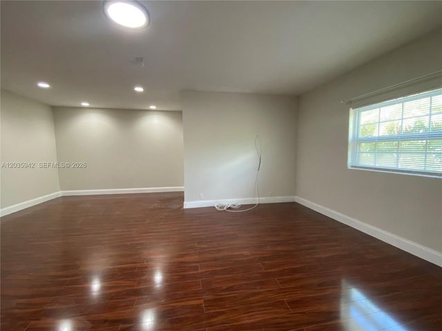 490 Bonaventure Boulevard, Weston, FL 33326