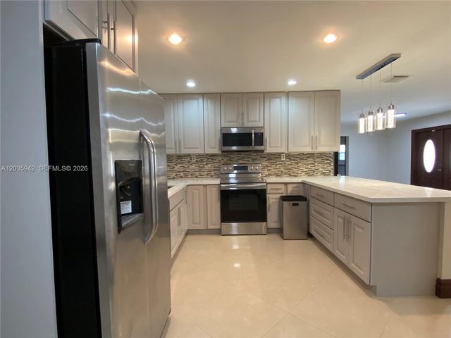 490 Bonaventure Boulevard, Weston, FL 33326