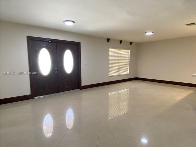 490 Bonaventure Boulevard, Weston, FL 33326
