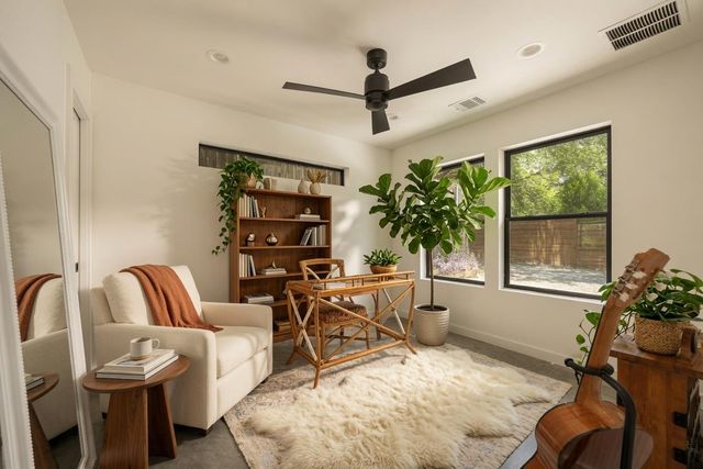 804 W Annie ST 2, Austin, TX 78704