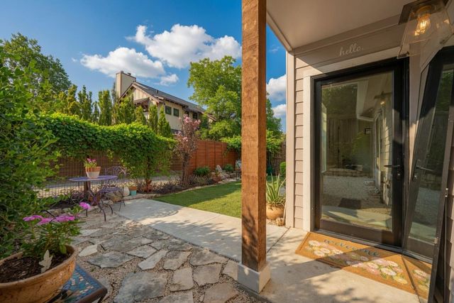 804 W Annie ST 2, Austin, TX 78704