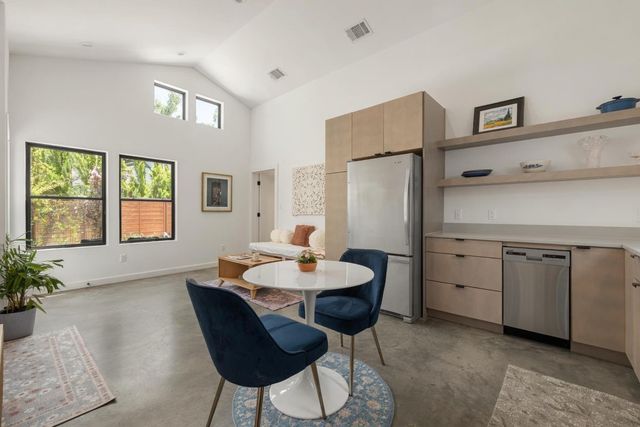 804 W Annie ST 2, Austin, TX 78704