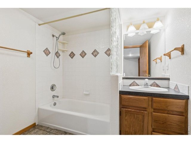 2325 Hampstead Dr, Loveland, CO 80538