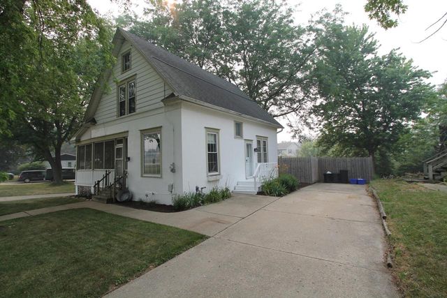 608 S Browns Lake DRIVE, Burlington, WI 53105