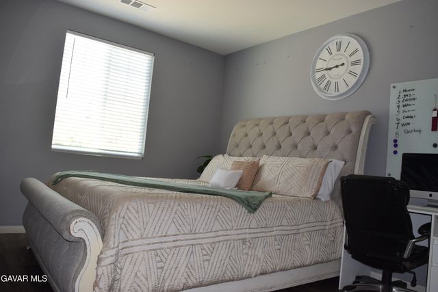 2901 Bracken Way, Palmdale, CA 93551