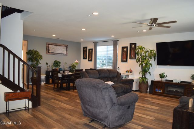 2901 Bracken Way, Palmdale, CA 93551