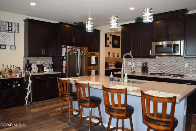 2901 Bracken Way, Palmdale, CA 93551