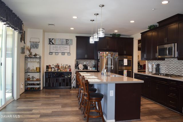 2901 Bracken Way, Palmdale, CA 93551