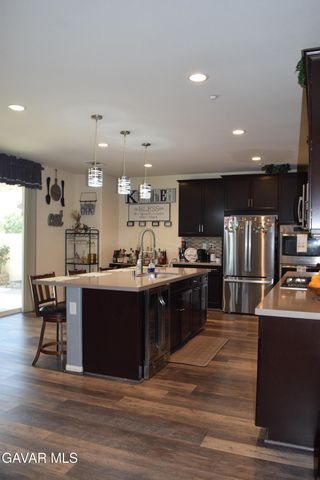 2901 Bracken Way, Palmdale, CA 93551
