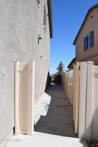 2901 Bracken Way, Palmdale, CA 93551