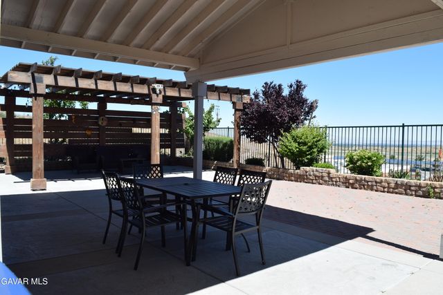 2901 Bracken Way, Palmdale, CA 93551