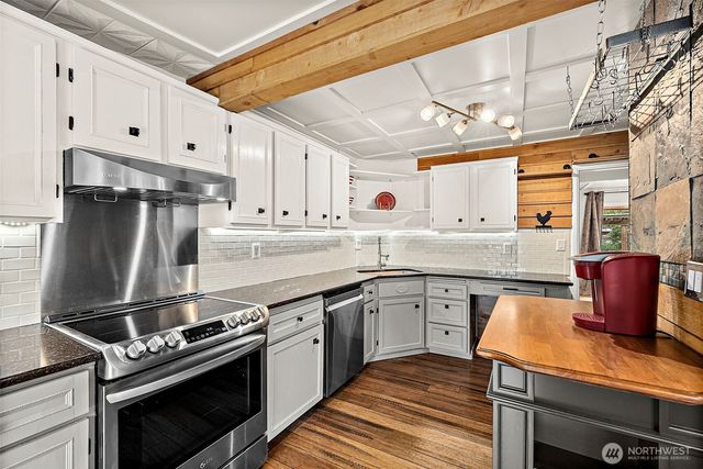 3311 Heather Place W, University Place, WA 98466