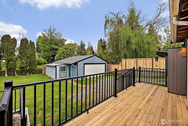 3311 Heather Place W, University Place, WA 98466