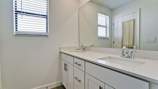 5312 SEAL ISLE COURT, Bradenton, FL 34211