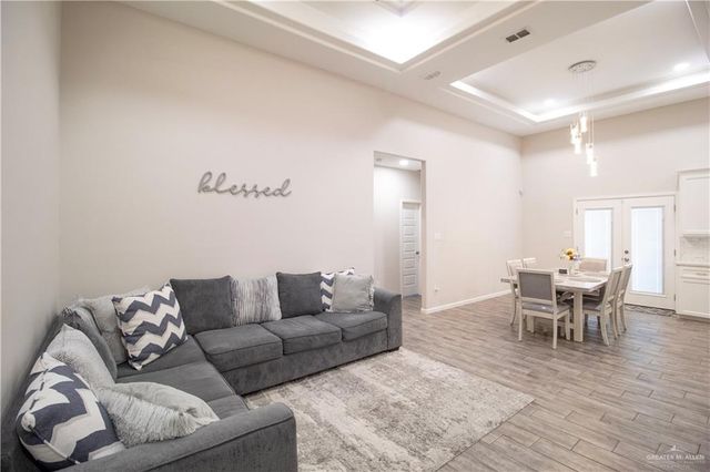 1017 W Eisenhower Avenue, Alton, TX 78573