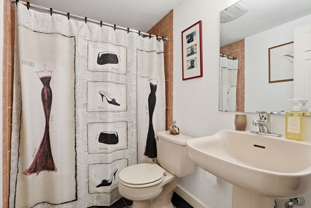 84 Slough Road, Harvard, MA 01451