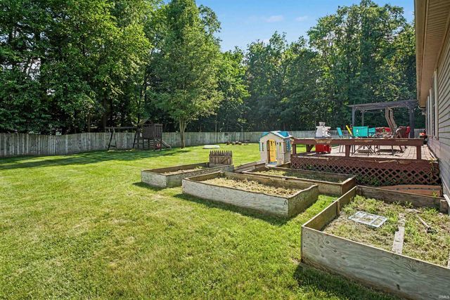 20982 Arcadia Drive, Bristol, IN 46507