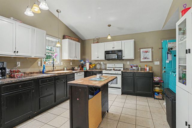 20982 Arcadia Drive, Bristol, IN 46507