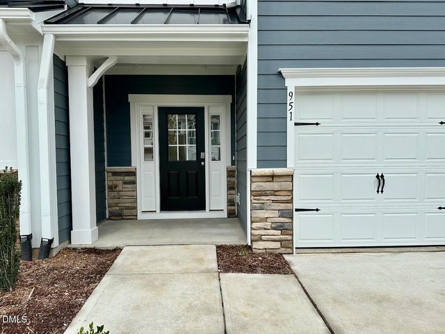 951 Kensley Grove Lane, Fuquay Varina, NC 27526