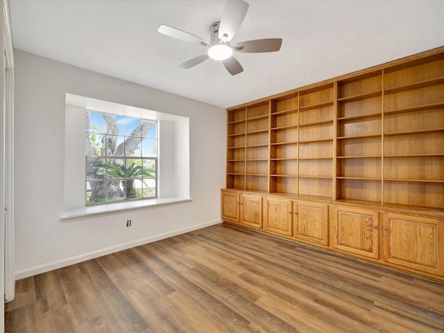 10340 Rocky Hollow Road, La Porte, TX 77571