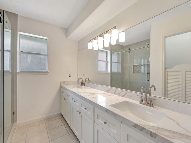 10340 Rocky Hollow Road, La Porte, TX 77571
