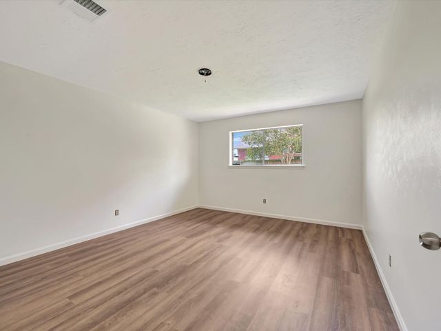 10340 Rocky Hollow Road, La Porte, TX 77571