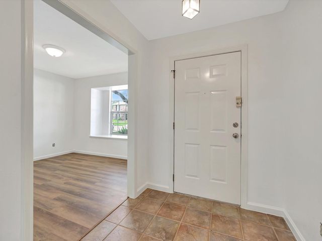10340 Rocky Hollow Road, La Porte, TX 77571