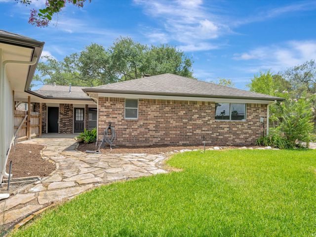 10340 Rocky Hollow Road, La Porte, TX 77571