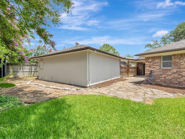 10340 Rocky Hollow Road, La Porte, TX 77571