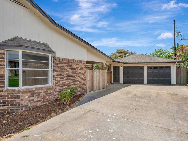 10340 Rocky Hollow Road, La Porte, TX 77571