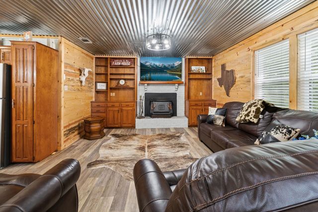 7478 County Road 1020, Wolfe City, TX 75496