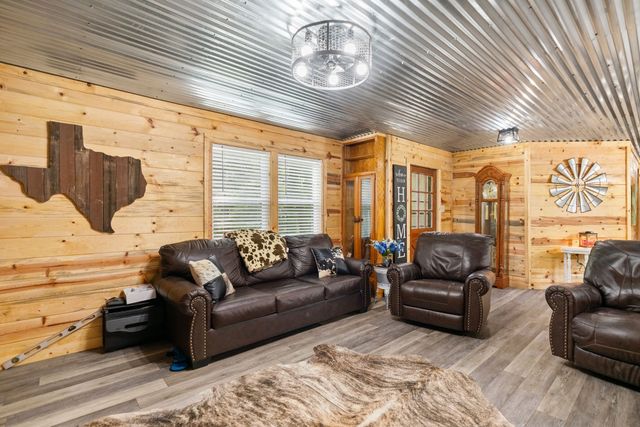 7478 County Road 1020, Wolfe City, TX 75496
