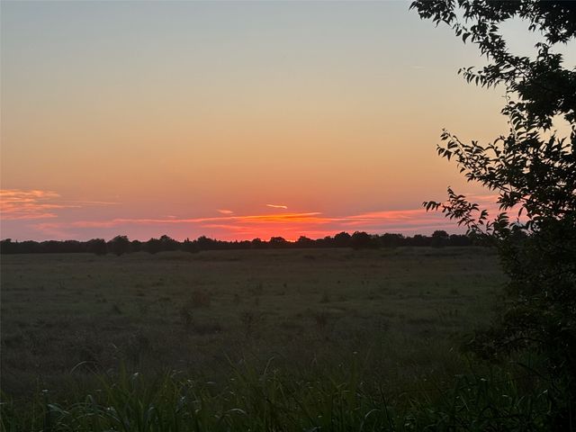 7478 County Road 1020, Wolfe City, TX 75496