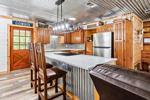 7478 County Road 1020, Wolfe City, TX 75496