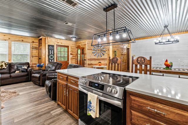 7478 County Road 1020, Wolfe City, TX 75496