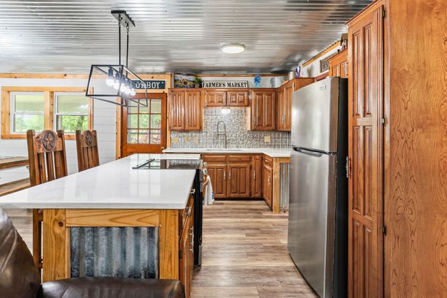 7478 County Road 1020, Wolfe City, TX 75496