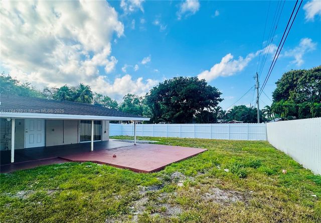 1441 N 72nd Ave, Hollywood, FL 33024