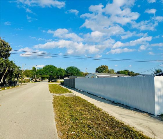 1441 N 72nd Ave, Hollywood, FL 33024