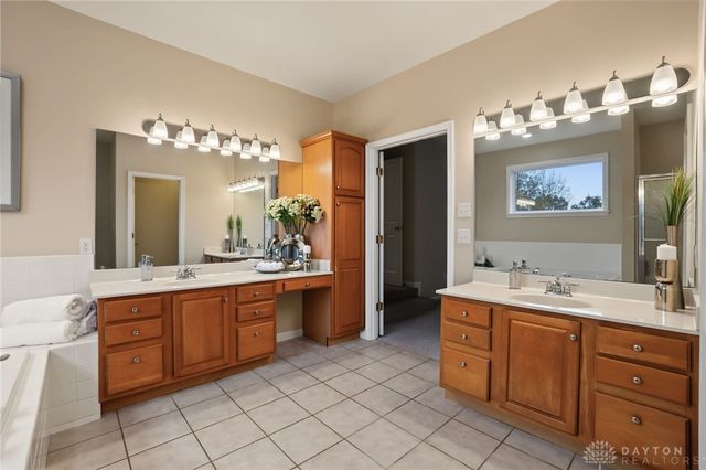 1939 Fountain View Drive, Dayton, OH 45414