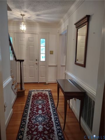 715 Reese Dr, Sandston, VA 23150