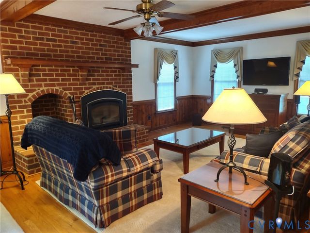 715 Reese Dr, Sandston, VA 23150