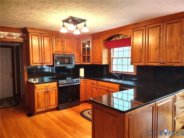 715 Reese Dr, Sandston, VA 23150