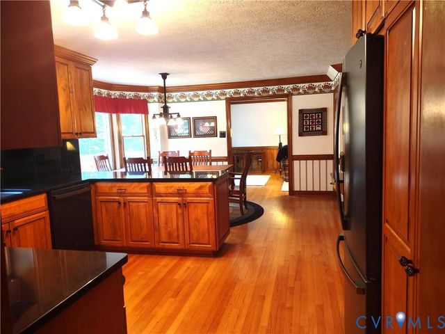 715 Reese Dr, Sandston, VA 23150