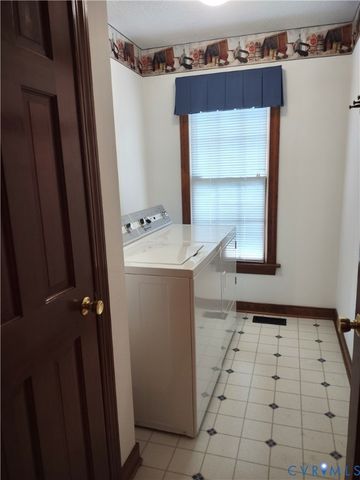 715 Reese Dr, Sandston, VA 23150