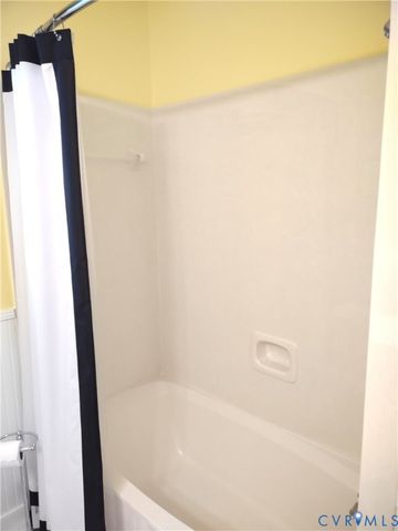 715 Reese Dr, Sandston, VA 23150