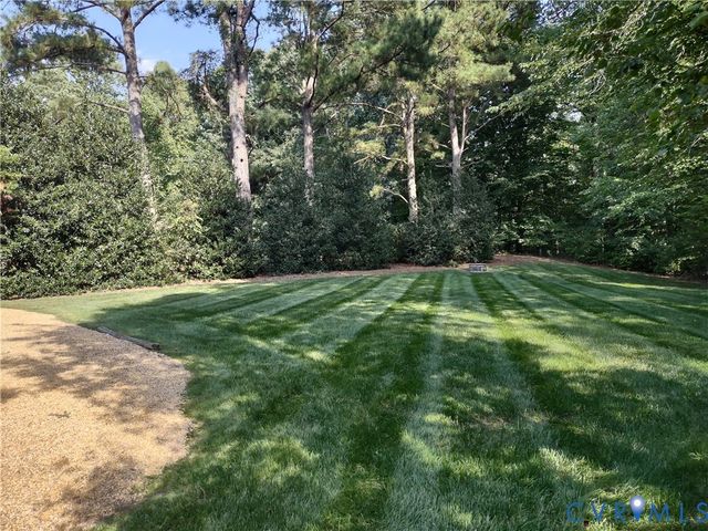 715 Reese Dr, Sandston, VA 23150